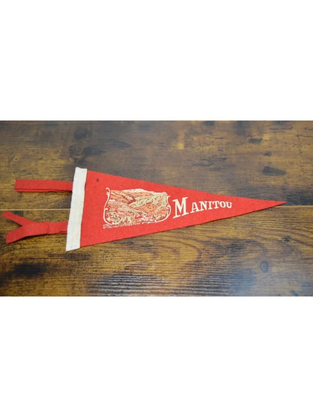 Vintage Manitou Felt Pennant Pikes Peak Graphic Souvenir Memorabilia 11 inches